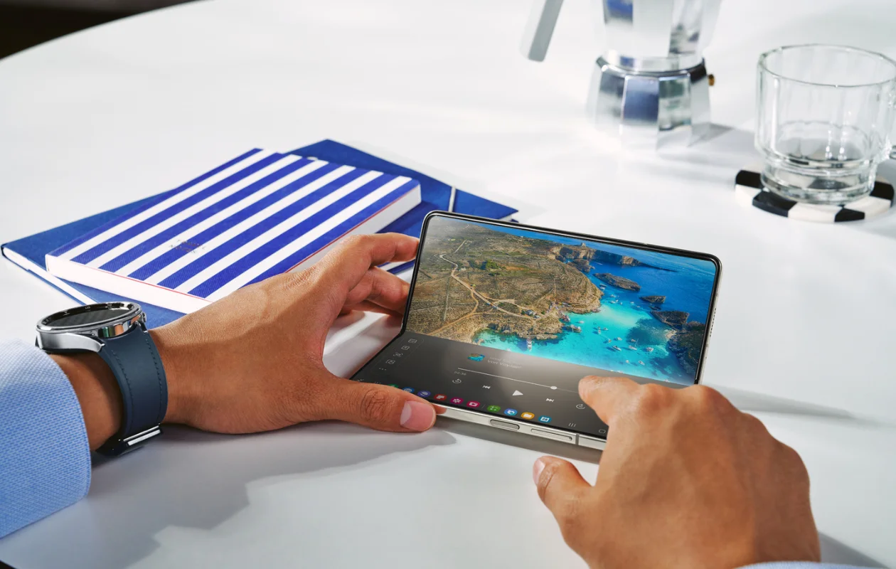 三星 Galaxy Z Fold 5 有 SD 卡插槽吗？