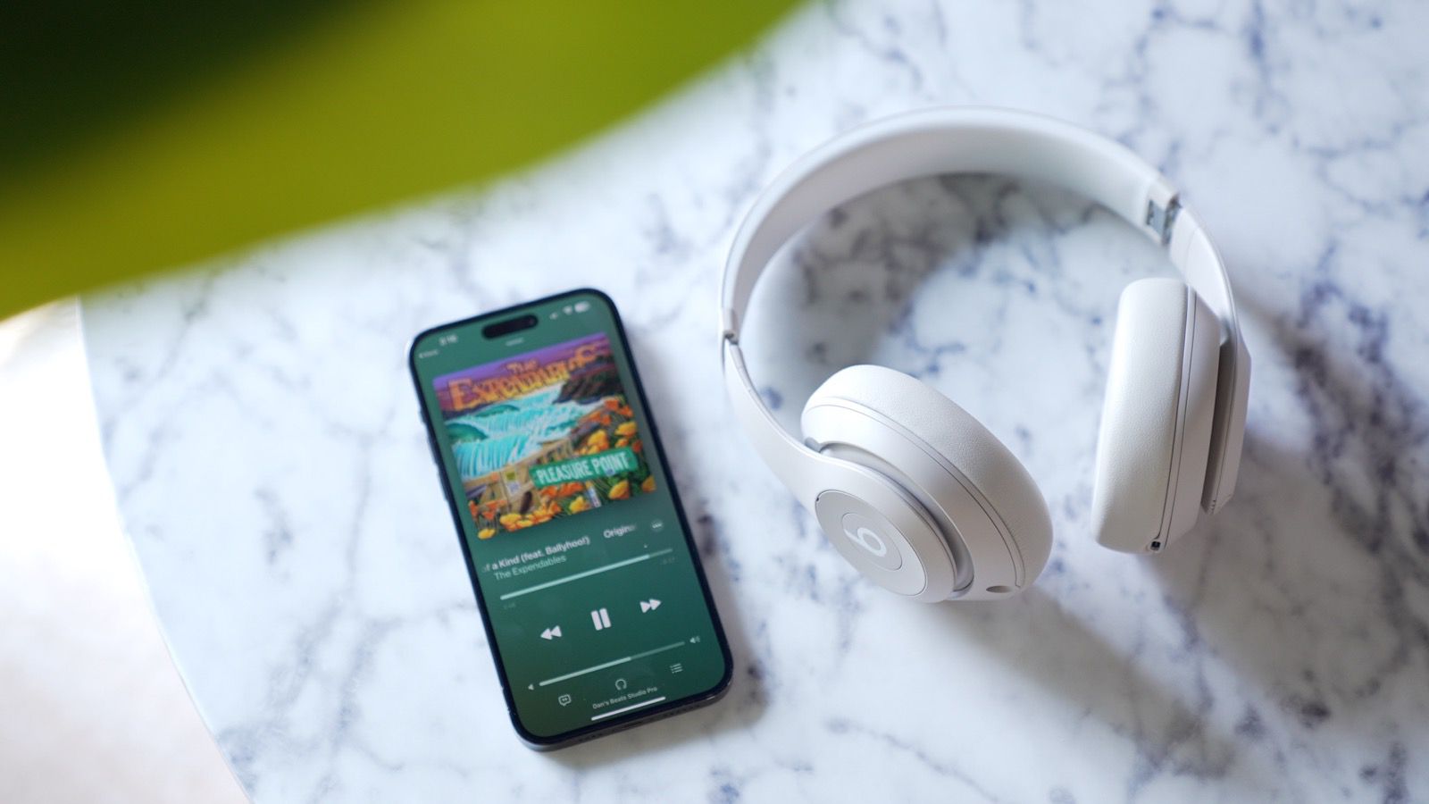 如何使用Beats Studio Pro使用Apple的现场听力功能