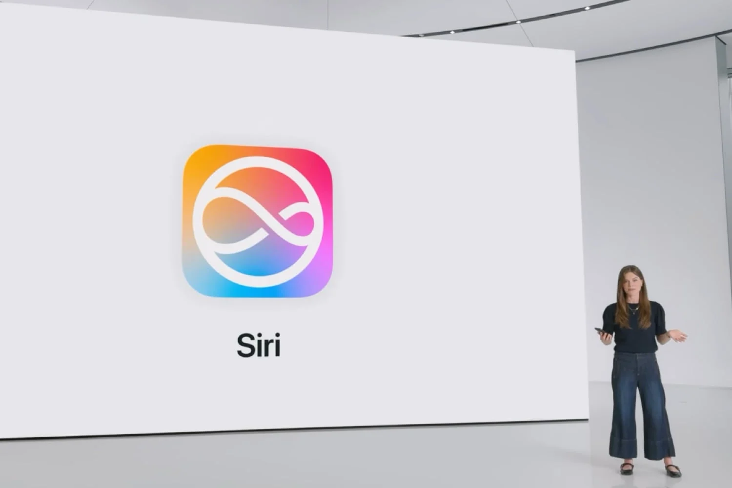 搭载 Apple Intelligence 的新 Siri 比旧版还差？