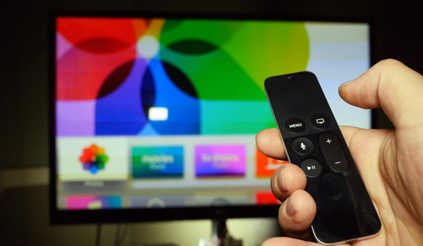 如何使用Apple TV Siri遥控器修改电视的音量