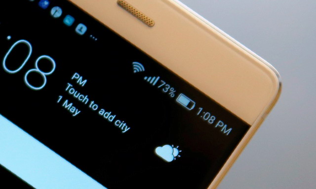 如何在Android的状态栏中显示电池的温度和百分比