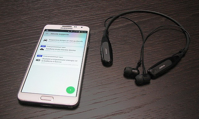 如何增加Android中蓝牙头盔的体积