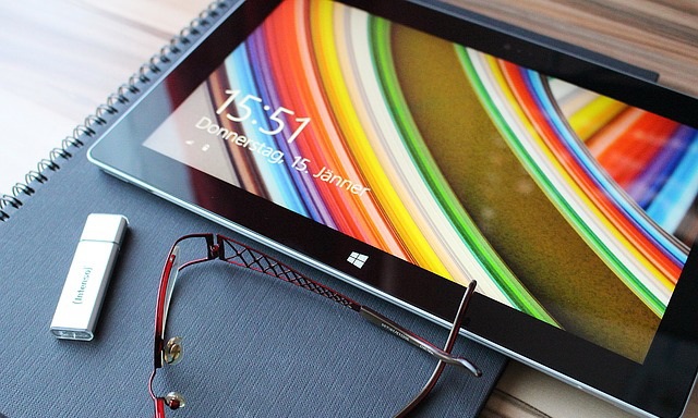 如何在 Windows 平板电脑上安装 Android