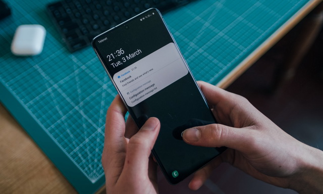 如何快速访问Galaxy S20的通知