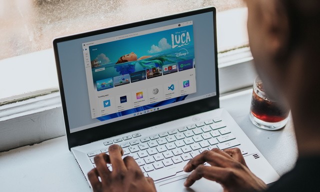 Windows 11：如何更改主題並自定義