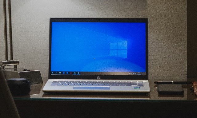 Windows 10：将图标置于任务栏中
