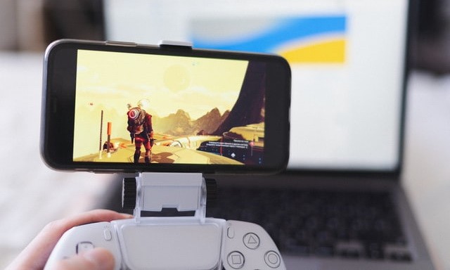 如何將PS5控制器連接到iPhone