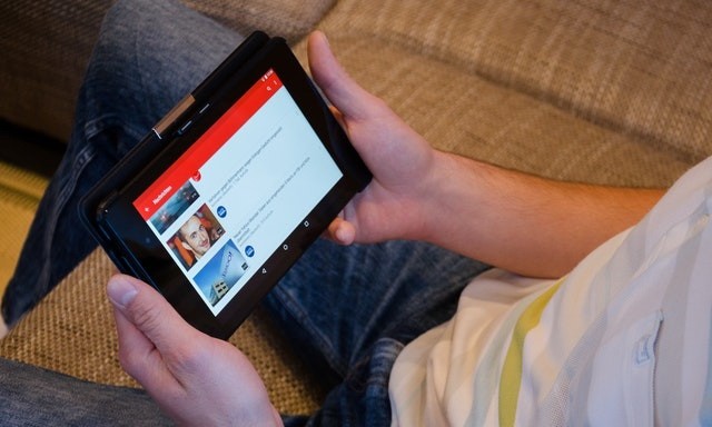 如何在2024年修改YouTube频道的URL