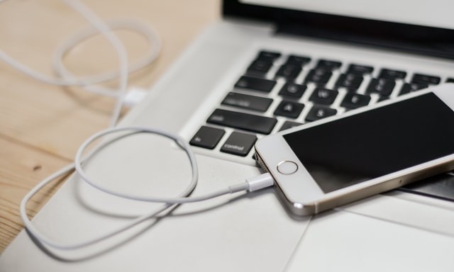 如何将 iPhone 联系人同步到 Mac